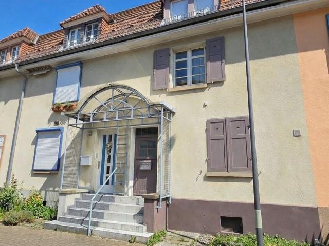 Charmantes Reihenmittelhaus mit wohnungsähnlichem Charakter über drei Etagen, sowie eigenem Garten