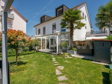 Charmantes Reihenmittelhaus  sonniges Gartenparadies inklusive!
