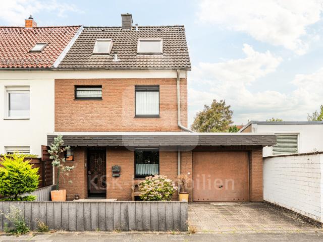 Charmantes Reihenendhaus in Köln Weiß mit großzügigem Wohnkomfort und schönem Garten!