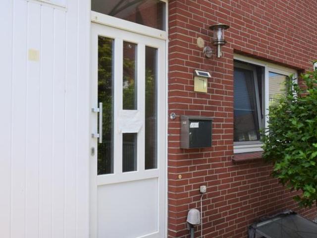 Charmantes Reihenendhaus in zentraler Lage von Aurich mit Blick ins Grüne