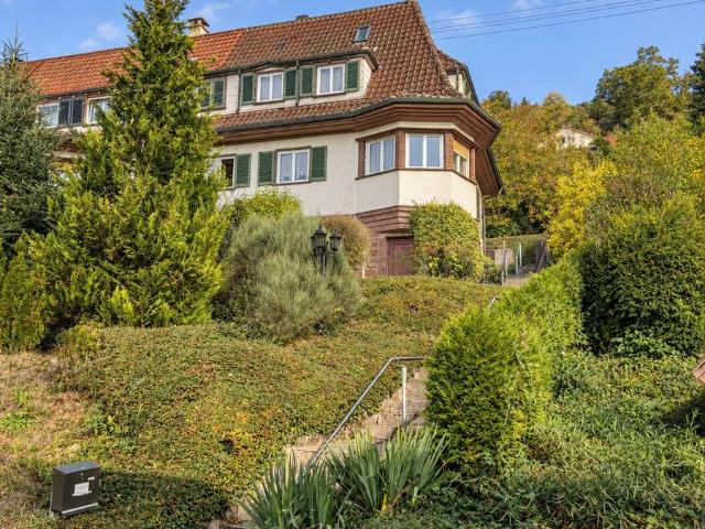 Charmantes Reihenendhaus mit großem Garten, Fernblick und viel Potenzial