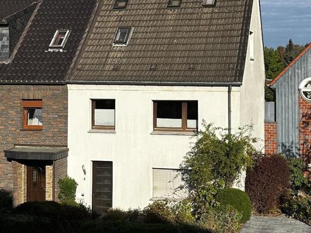 Charmantes Reihenendhaus mit Stellplatz in Mülheim Saarn