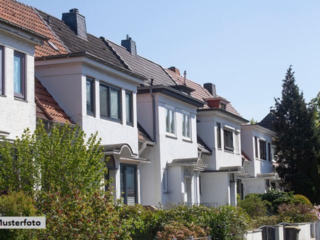 Charmantes Reihenendhaus mit sonnigem Freisitz und Garage
