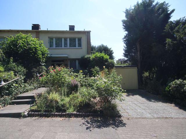 Charmantes Reihenendhaus mit traumhaftem Garten in Ratingen Hösel!