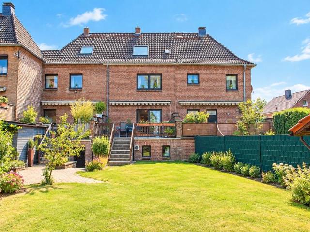 Charmantes Reihenfamilienhaus mit Terrasse, Garten & Souterrain