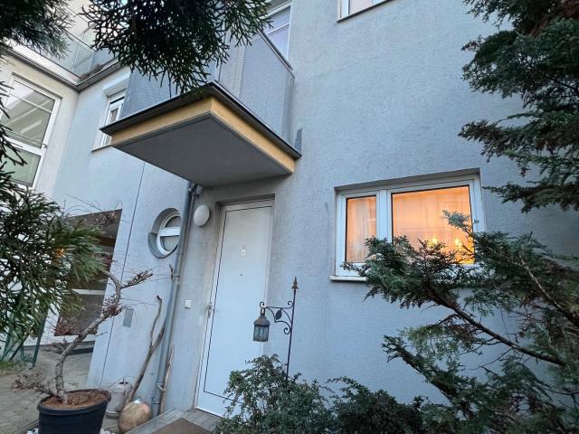 Charmantes Reihenhaus in grüner Ruhelage in Alt Simmering 117 m² Wohnfläche auf 3 Ebenen Provisionsfrei