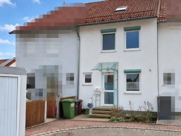 Reserviert Charmantes Reihenhaus mit gepflegtem Garten in ruhiger Lage von Leerstetten