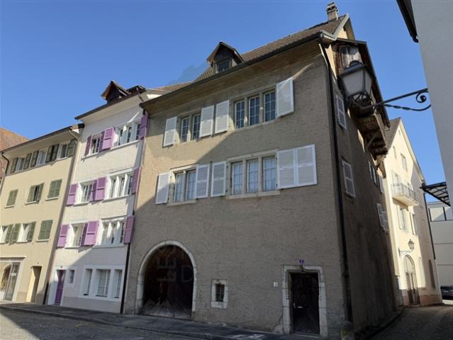 Charmantes renoviertes Altbauhaus – Schöne Räume und Garage
