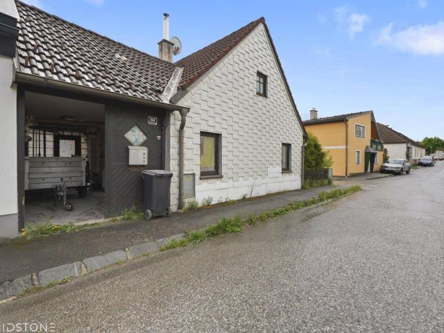 Charmantes Rohbau Haus mit Garten und viel Potenzial in ruhiger Lage