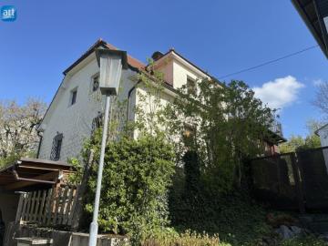 Charmantes Stadthaus in zentraler Lage mit grüner Ruheoase