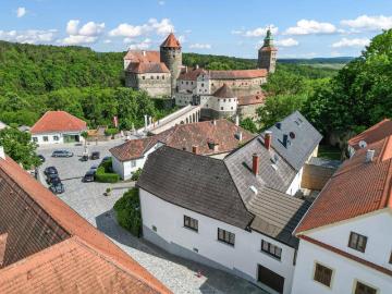 Charmantes Stadthaus mit Gartenidylle, Whirlpool, historischem Charakter & Burgblick