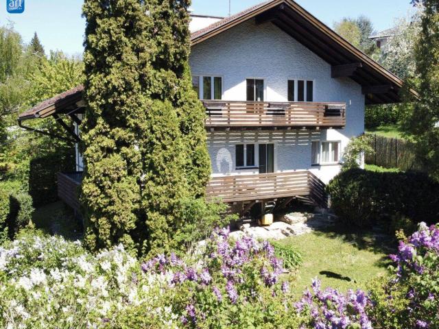 Charmantes Stadthaus nähe Zentrum, in bester Lage ideal für großzügiges Wohnen, 2 Familien oder Arbeiten von Zuhause.