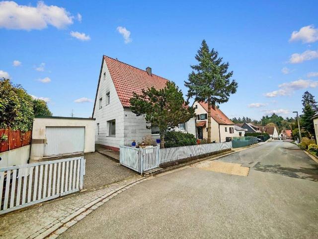 Charmantes Sanierungsobjekt mit Traumgarten in Toplage