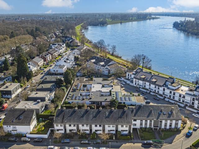 Charmantes Split Level Reihenendhaus in unmittelbarer Rheinnähe im Herzen von Düsseldorf Benrath