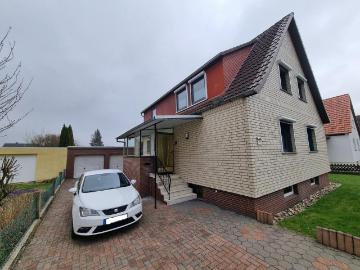 Charmantes umfangreich modernisiertes Einfamilienhaus mit Garten