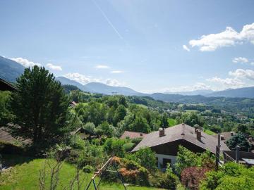 CHARMANTES WOHNHAUS MIT UNVERBAUBAREM PANORAMABLICK EIN PLATZ VOLLER MÖGLICHKEITEN!