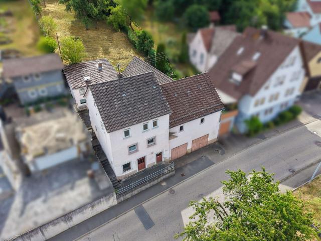 Charmantes Wohnhaus mit vielseitig nutzbarer Scheune und Ausbaupotenzial