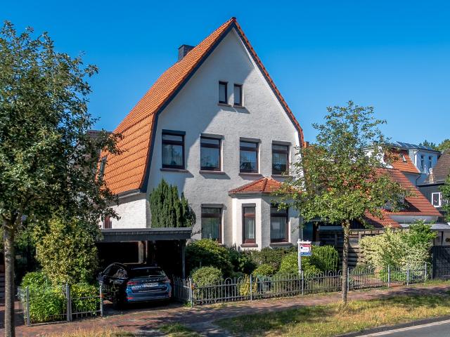 Charmantes Wohnhaus mit idyllischem Garten und vielseitigen Nutzungsmöglichkeiten