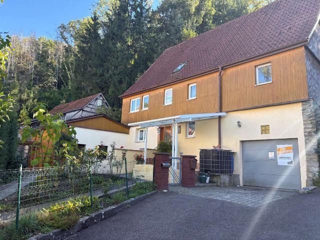 Charmantes Wohnhaus am Bach mit Garten, Garage und Ausbaupotenzial in Öhringen Ohrnberg