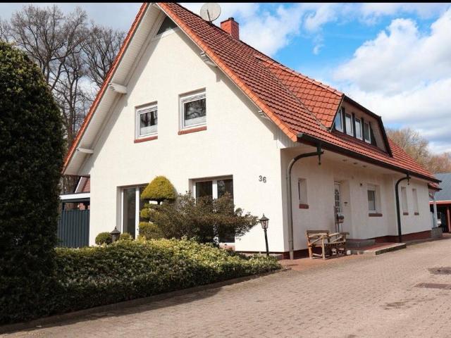 Charmantes Wohnhaus Baujahr 1954, Umbau 1995 auf Erbpachtgrunds