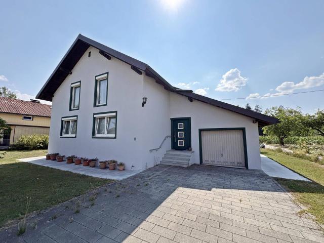 Charmantes Wohnhaus in herrlicher Grünlage!