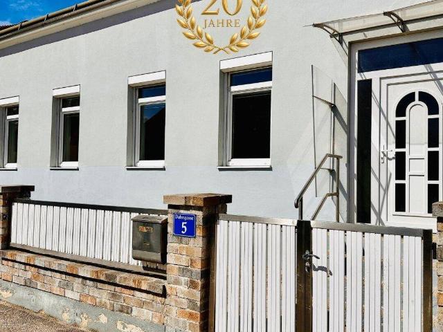 Charmantes Zuhause mit Altbauflair, Abendsonne und bester Lage in Neunkirchen