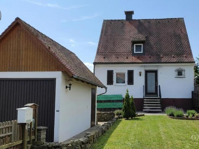 Charmantes Zuhause mit Garten, perfekt für Paare und kleine Familien