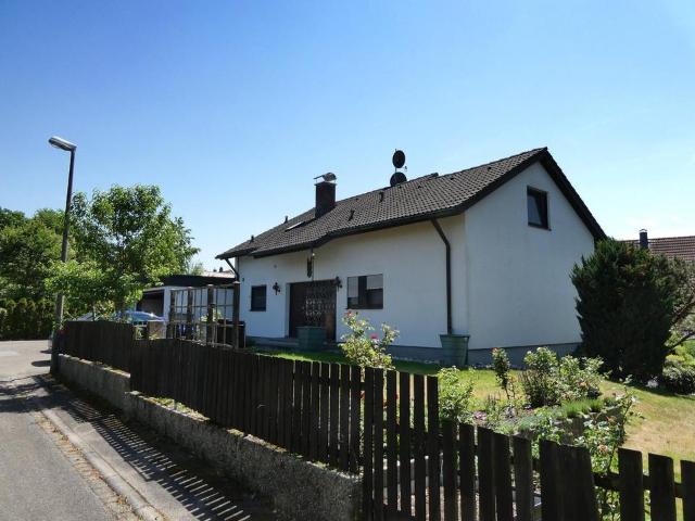 Charmantes Zuhause mit großem Garten in Roth