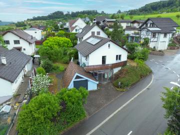 Charmantes Zuhause mit Potenzial an erhöhter Lage