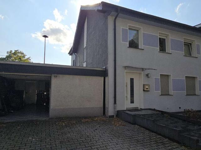Charmantes Zweifamilienhaus in familienfreundlicher Lage von Dinslaken Hiesfeld