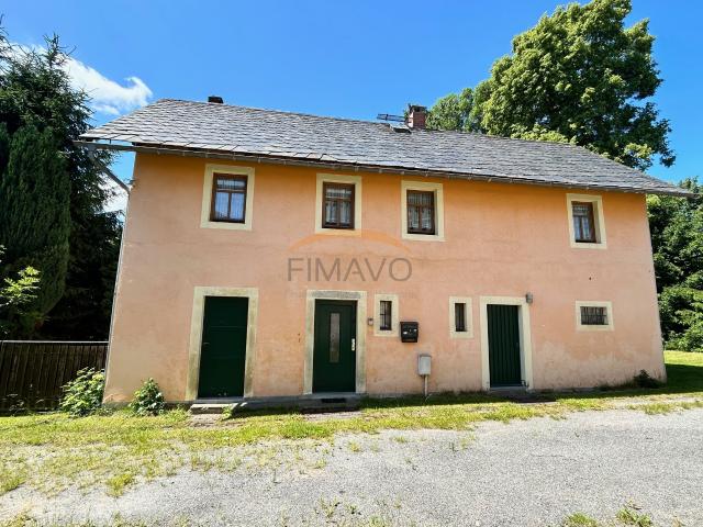 Charmantes Zweifamilienhaus mit Ausbaupotenzial und großem Garten in Neustadt in Sachsen