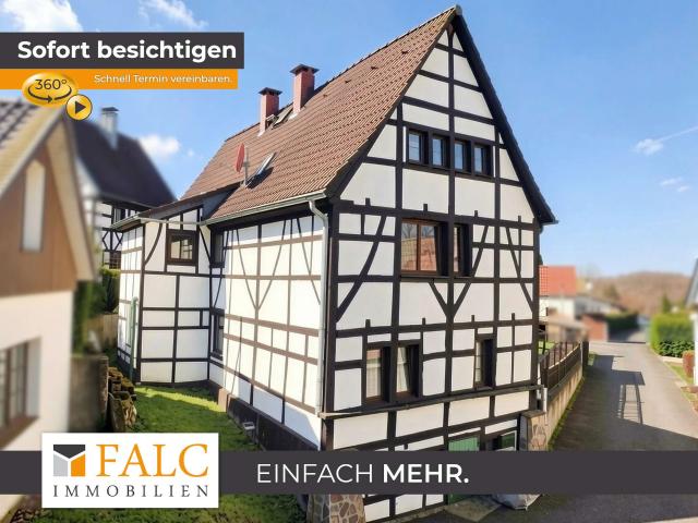 Charmantes Zweifamilienhaus mit historischem Fachwerkflair