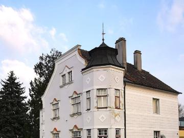 Charmantes Zweifamilienhaus mit Jugendstilanmutung!