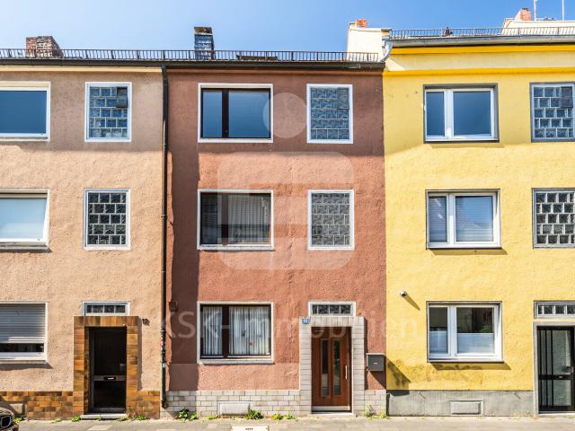 Charmantes Zweifamilienhaus mit viel Platz und Gestaltungspotenzial!