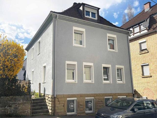 Charmantes Zweifamilienhaus mit vielseitigen Nutzungsmöglichkeiten