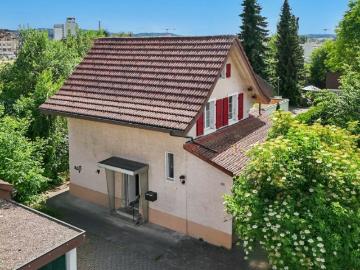 Charmantes, zentrales Einfamilienhaus mit Garten in Herzogenbuchsee