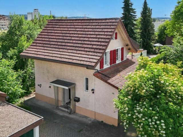 Charmantes, zentrales Einfamilienhaus mit Garten in Herzogenbuchsee