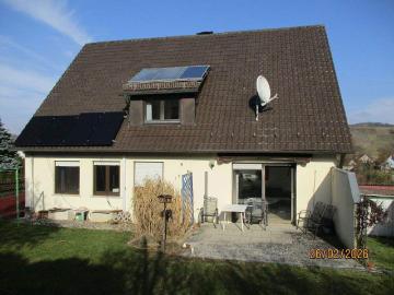 Charmantes ZFH mit ausgebautem Wohnraum im UG in ruhiger Lage in Michelau