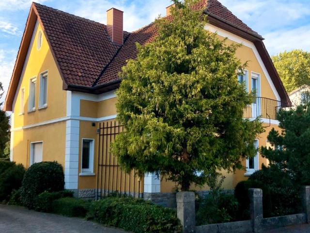 Charmantes ZFH mit schönem Garten im Zentrum von Lage