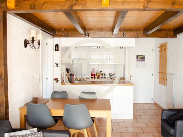 Charmantes 3,5 Zimmer Doppelhaus mit direktem Zugang zu den Pisten und Parkplätzen