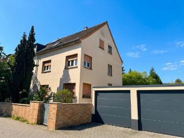 Charmantes 3 Familienhaus mit Potenzial in begehrter Lage von Friesenheim