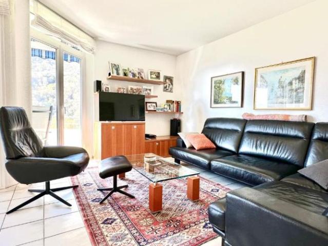 Charmantes 4.5 Zimmer Einfamilienhaus mit Bauland