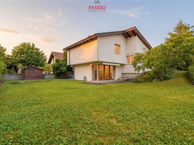 Charmantes 4,5 Zimmer Einfamilienhaus mit Garten und Ausbaupotenzial