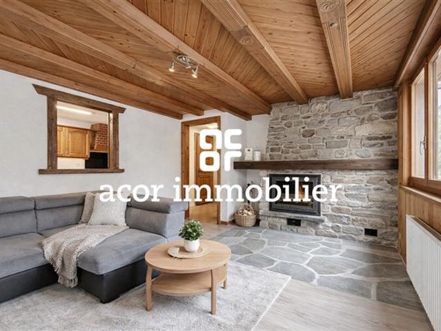 Charmantes 4.5 Zimmer Haus mit Garage im Herzen von Liddes