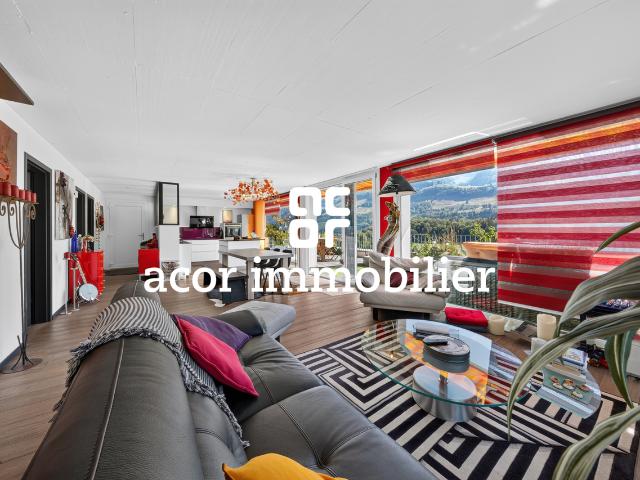 Charmantes 4 Zimmer Apartment mit Panoramablick auf die Vanils