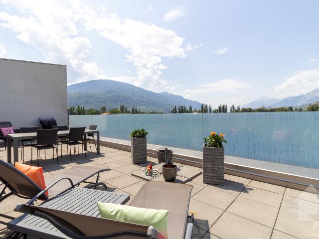 Charmantes 5.5 Zimmer Attika mit Terrasse
