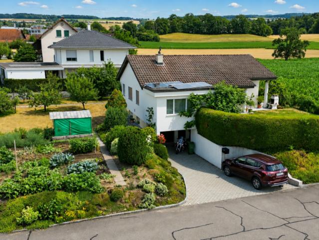 Charmantes 5.5 Zimmer Einfamilienhaus mit Alpenblick und traumhaftem Garten