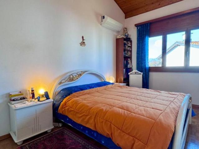 Charmantes 5.5 Zimmer Einfamilienhaus mit sonnigem Garten in Morbio Inferiore