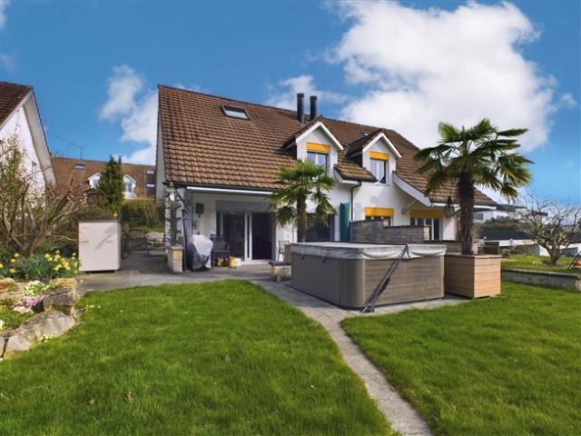 Charmantes 5.5 Zimmer.Reihenhaus mit idyllischem Flair in Endingen