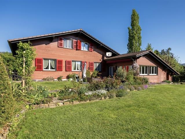 Charmantes 6.5 Zi. Einfamilienhaus mit grosszügigem Raumangebot und gepflegtem Garten